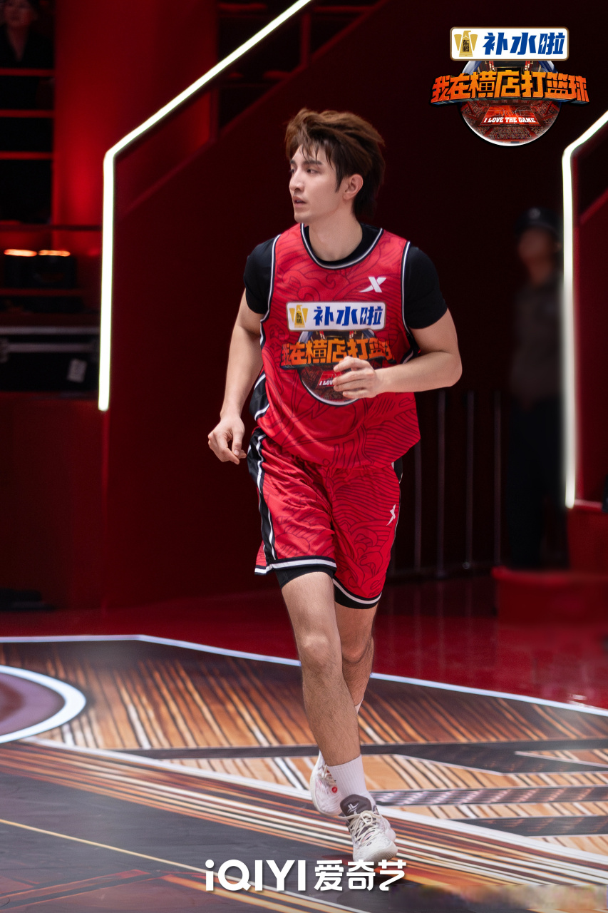 来看金瀚球场稳定发挥,高燃出击!