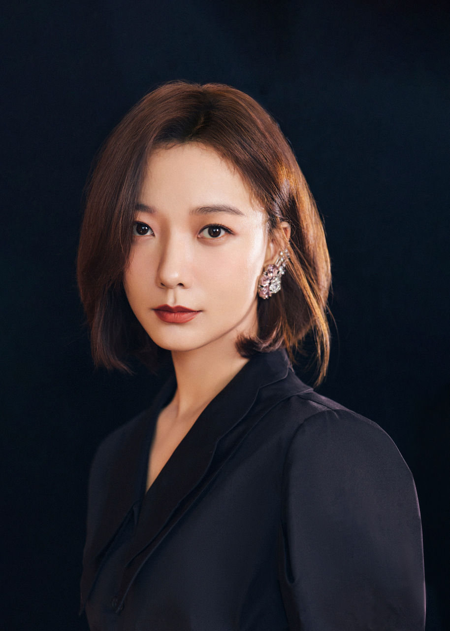 恭喜段奕宏王珞丹成为白玉兰评委会成员,感觉今年的白玉兰奖花落谁家