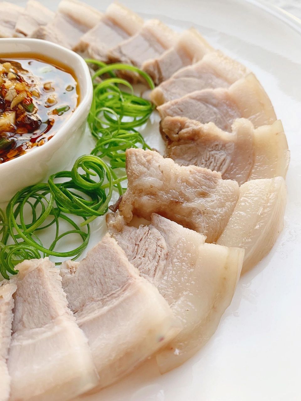 蒜泥白肉|五花肉的简单吃法    简单的做法才能让食物发挥出自身的