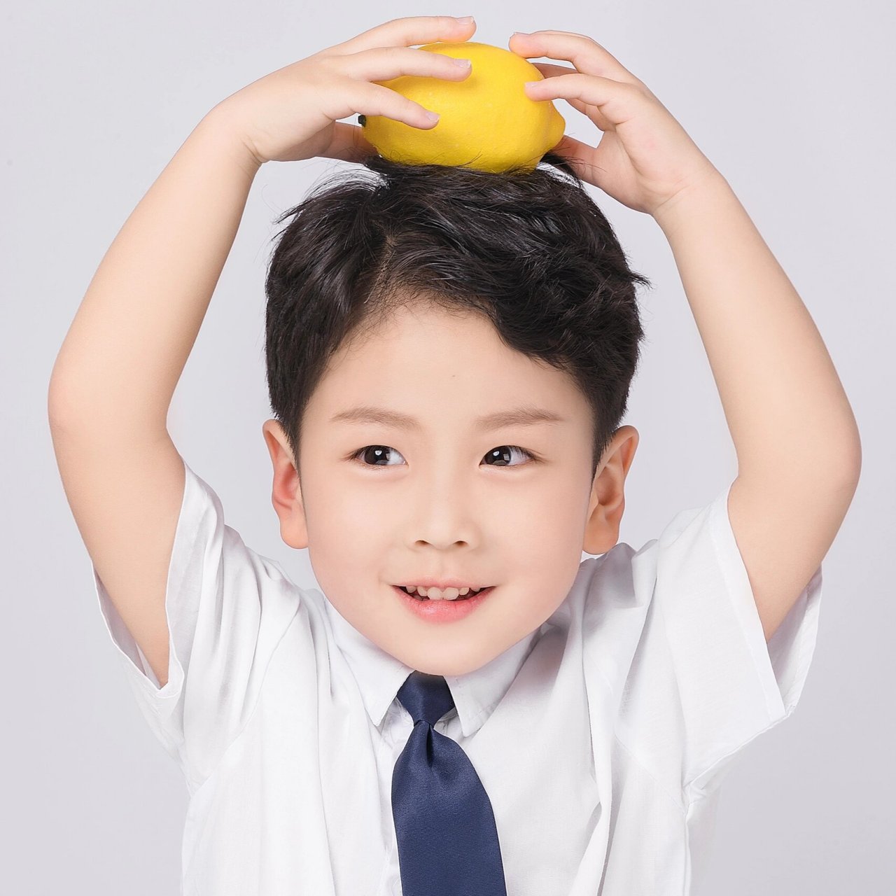 百看不厌的九宫格大头照|宝宝face照表情秀 春天的早晨 有柚子清香的