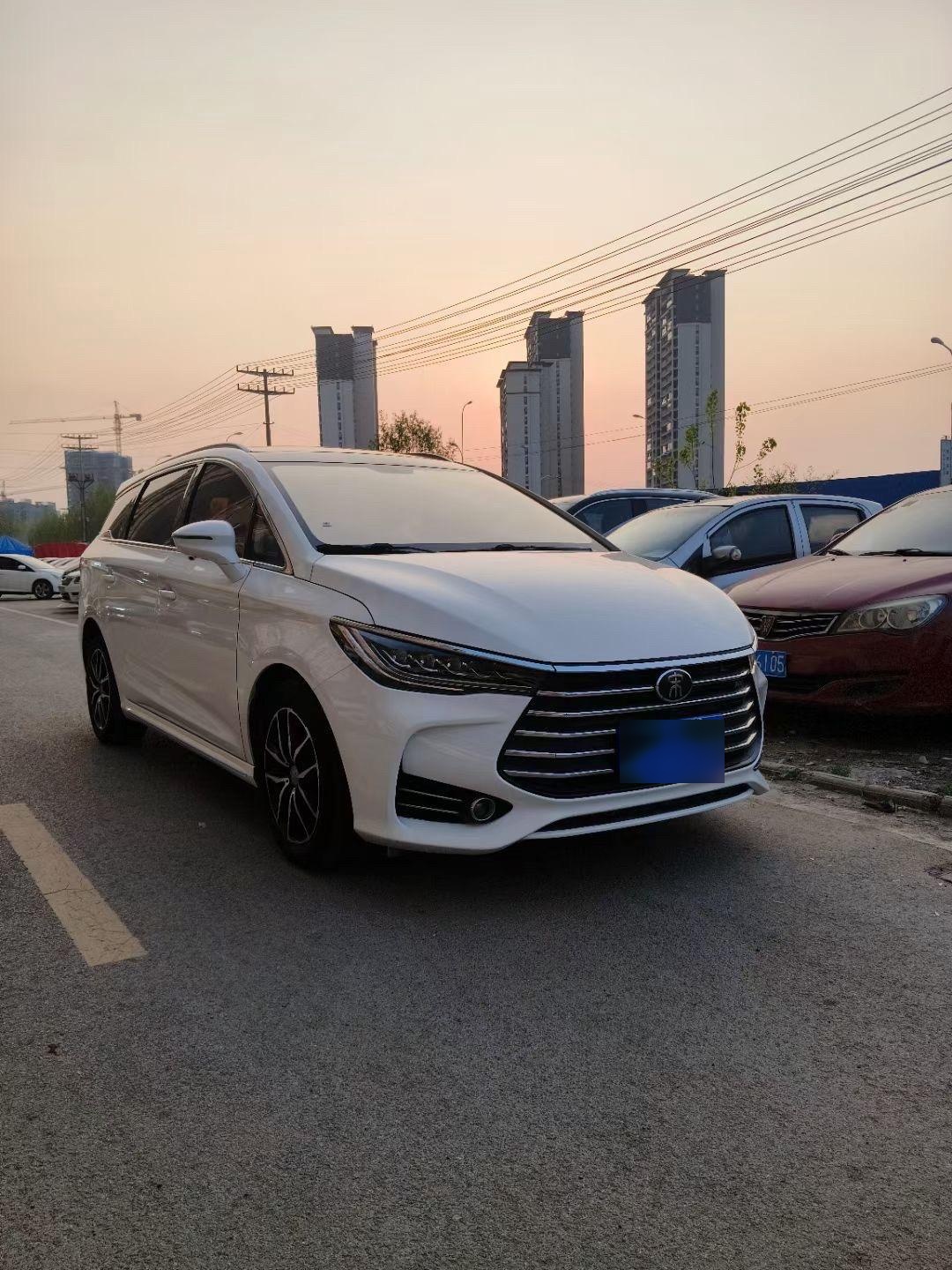 5t高配 多功能方向盘 一键启动