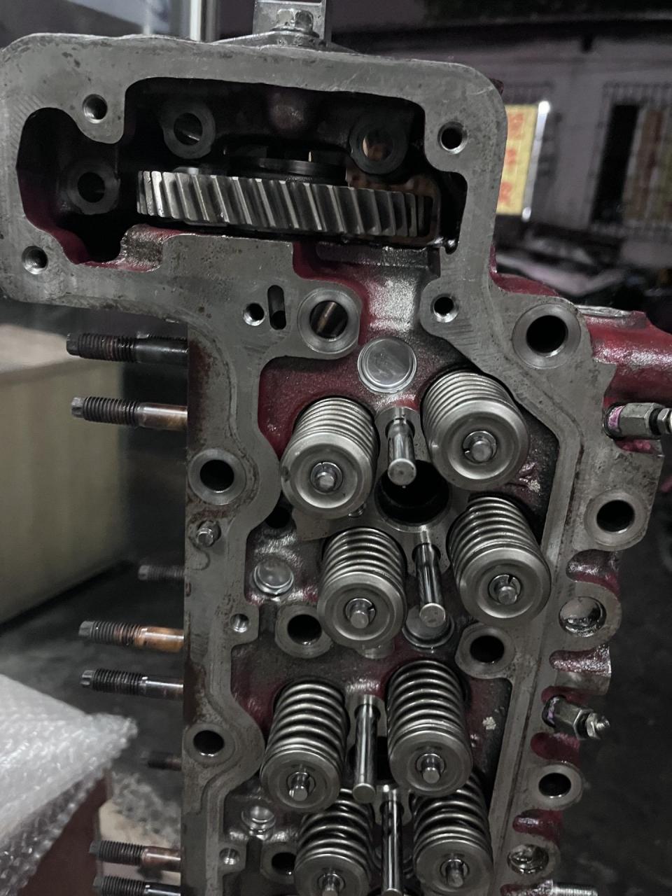 日野j08e发动机缸盖总成.原装拆车品质