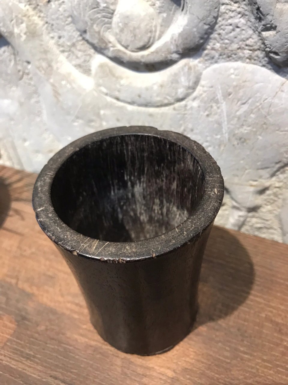 明代紫檀小笔筒 明代紫檀盈握小笔筒,源头无修,原始皮壳,格局高雅