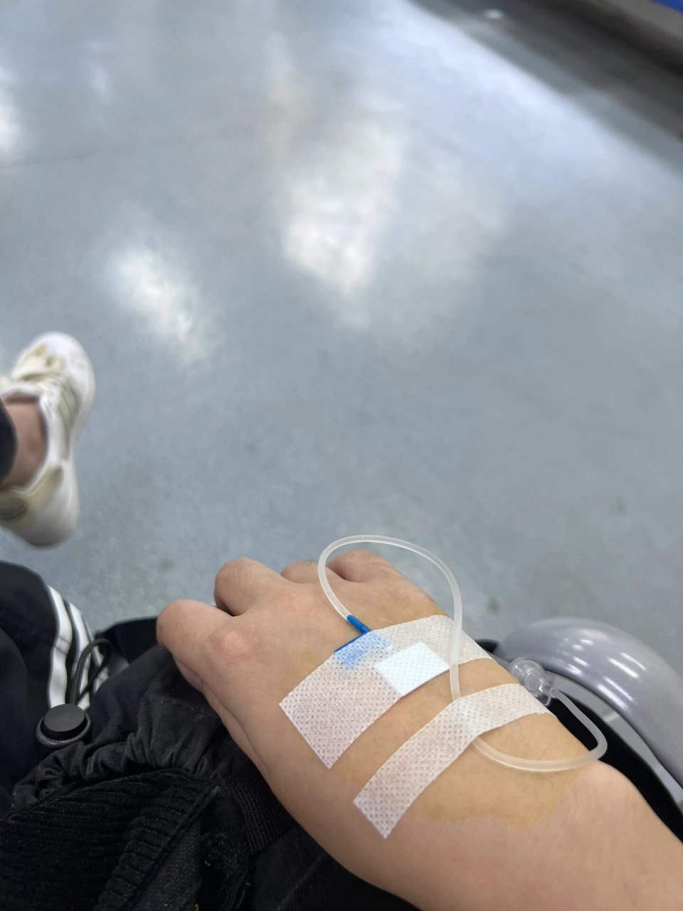 支气管炎医生开阿奇霉素只输了三分之一痛到发抖冒冷汗要求拔针了01