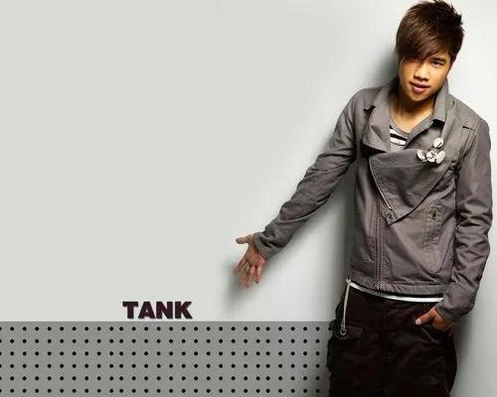 tank(吕建忠)是中国内地的一位知名音乐人,他以其独特的音乐风格和