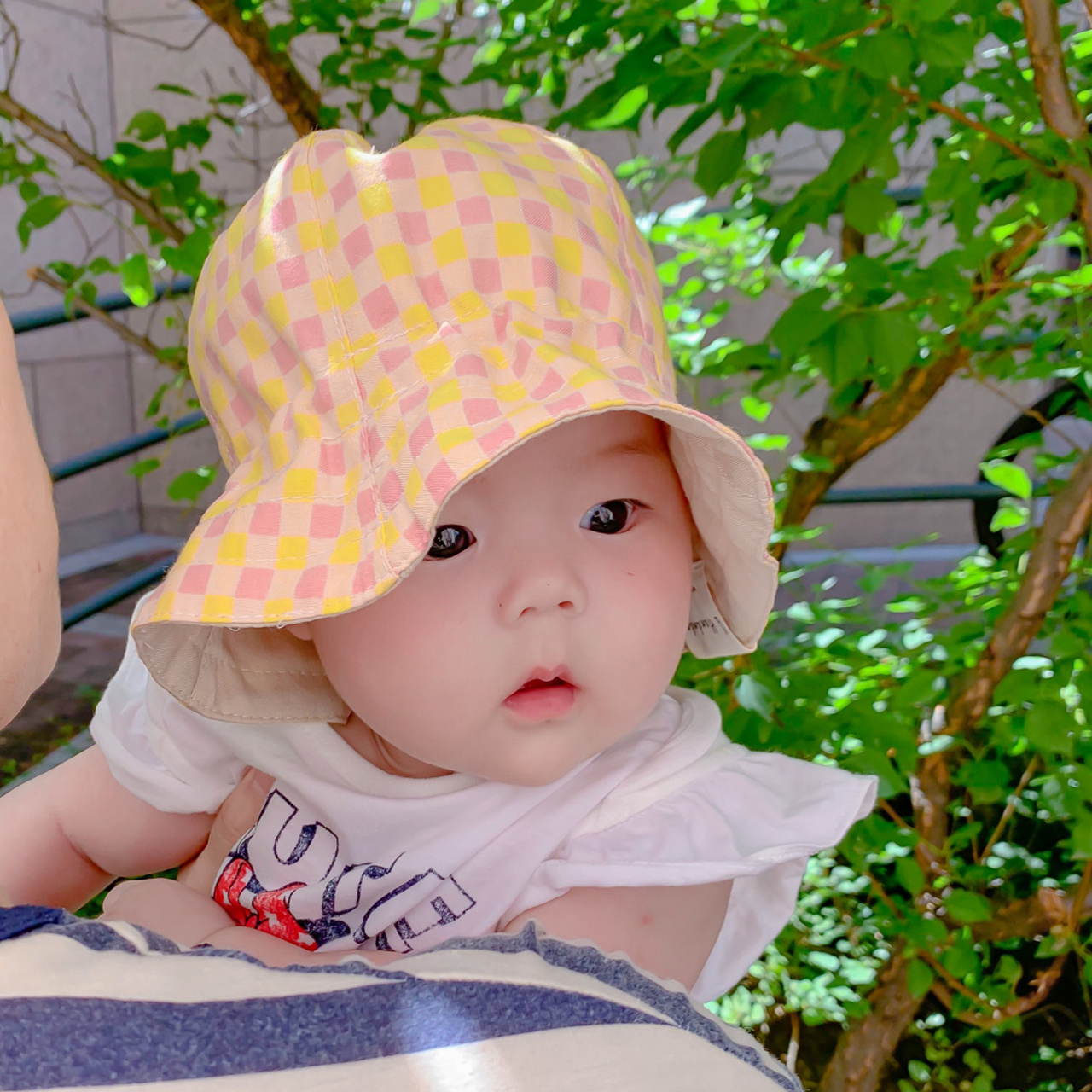 也不知道怎么,我经常喜欢给宝宝戴帽子[笑哭]但是也因为帽子的事情