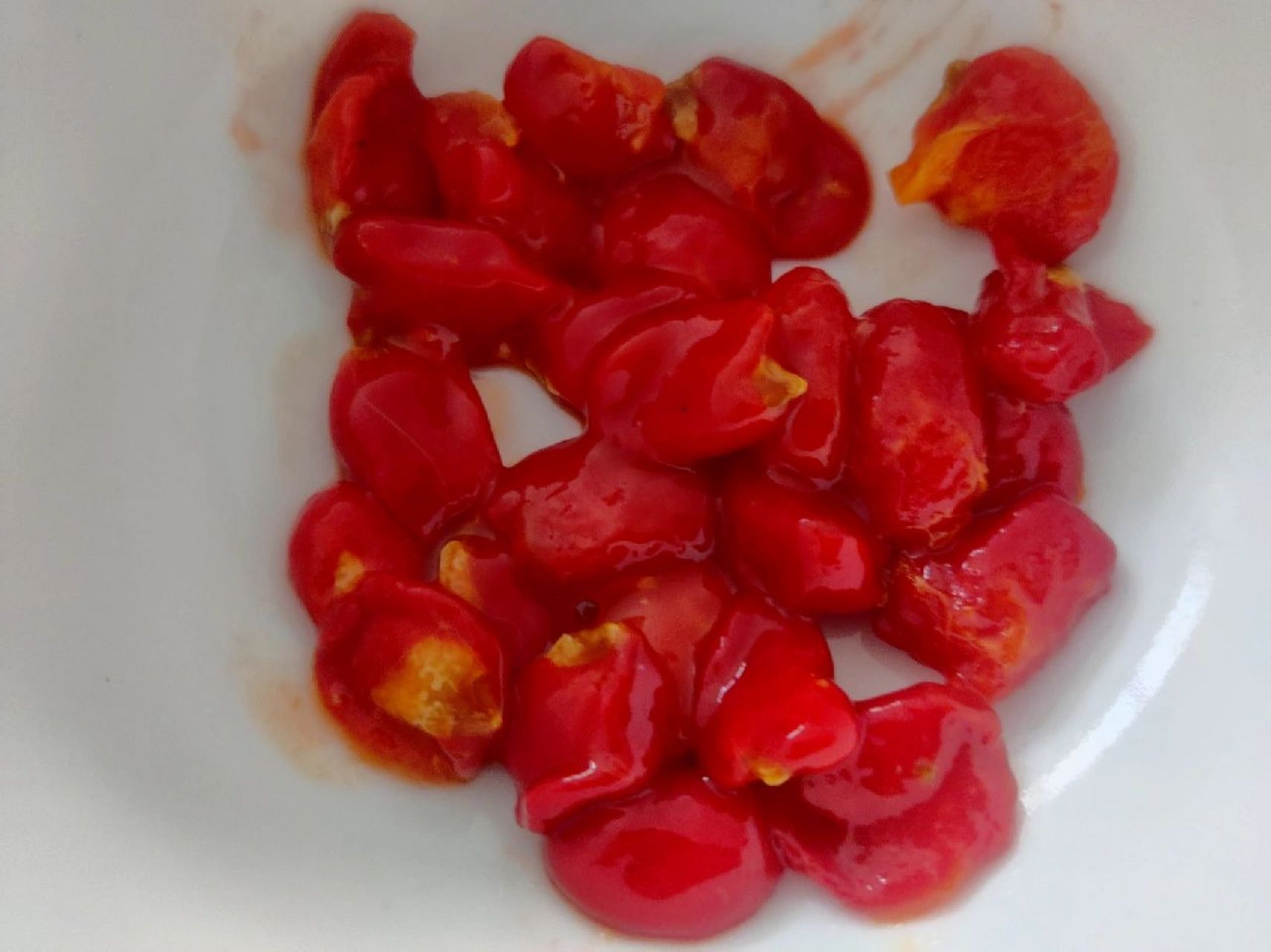 苦瓜里面的籽变红,是因为种子自然熟化而产生了番茄红素,将苦瓜籽