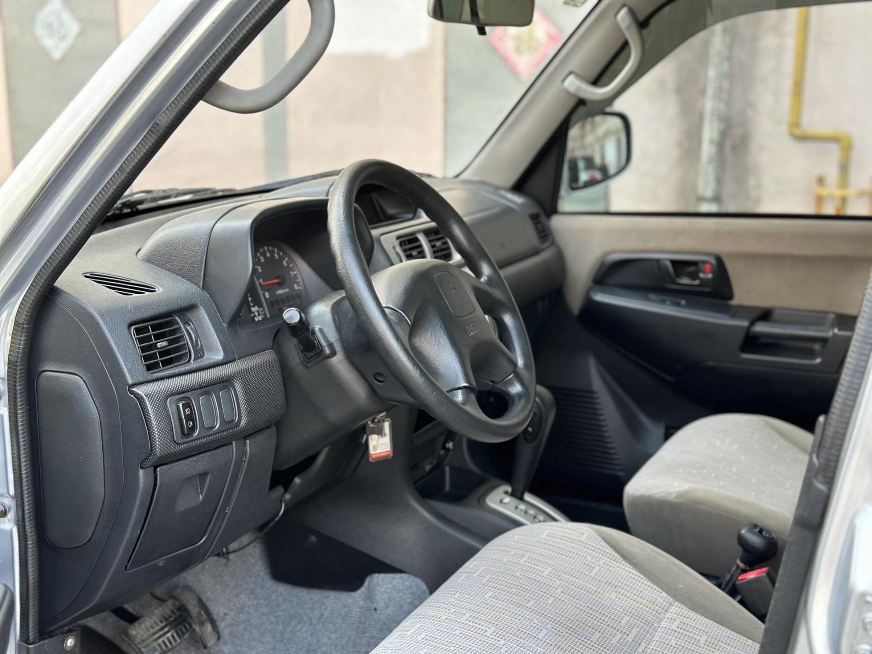 猎豹飞腾 自动挡 超选四驱 车子新 无越野 花三万多块小钱 享三菱驾驶