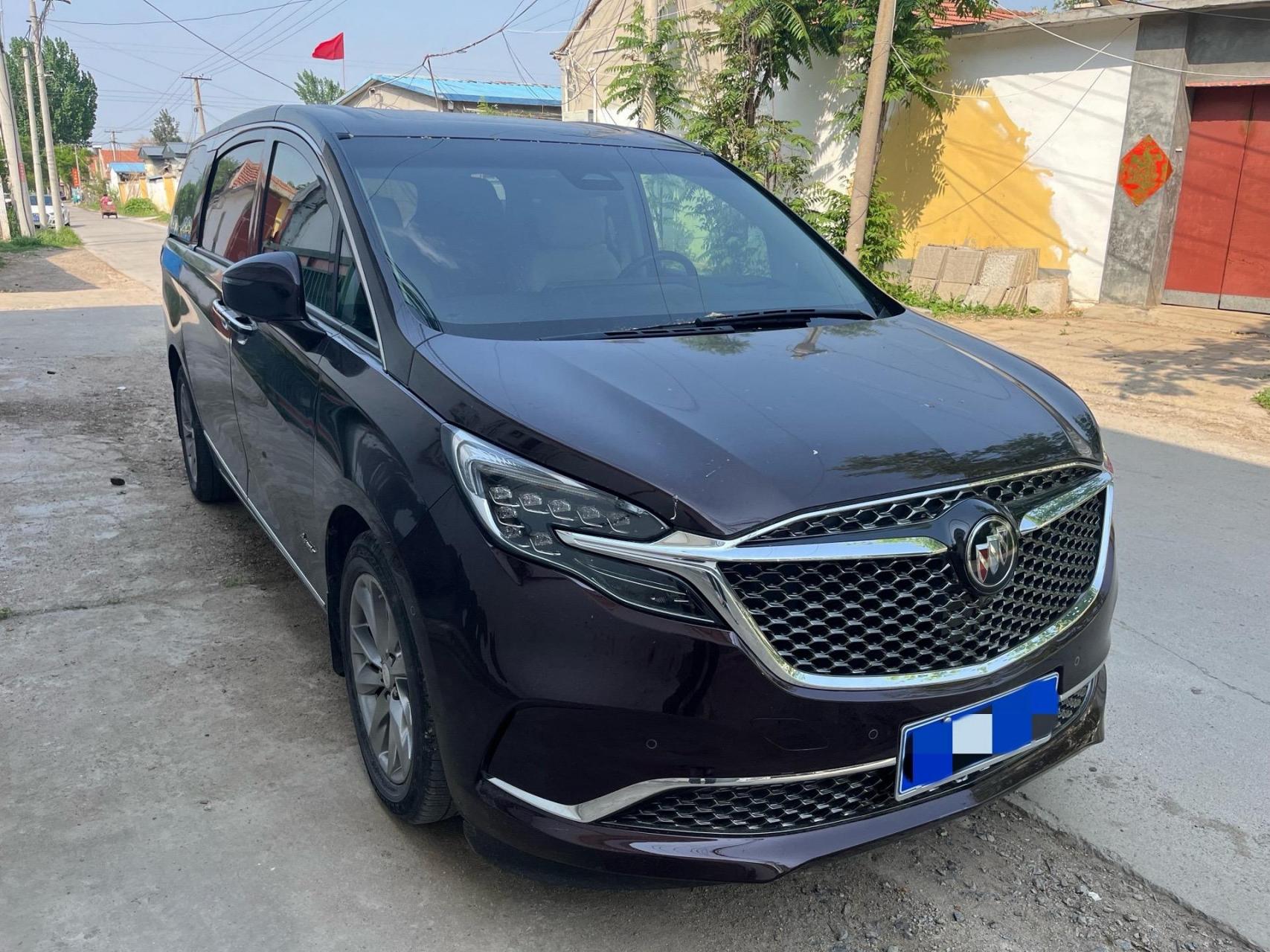 20年别克gl8 avenir艾维亚 六座贤礼版,新车指导价46万多,车辆行驶7万