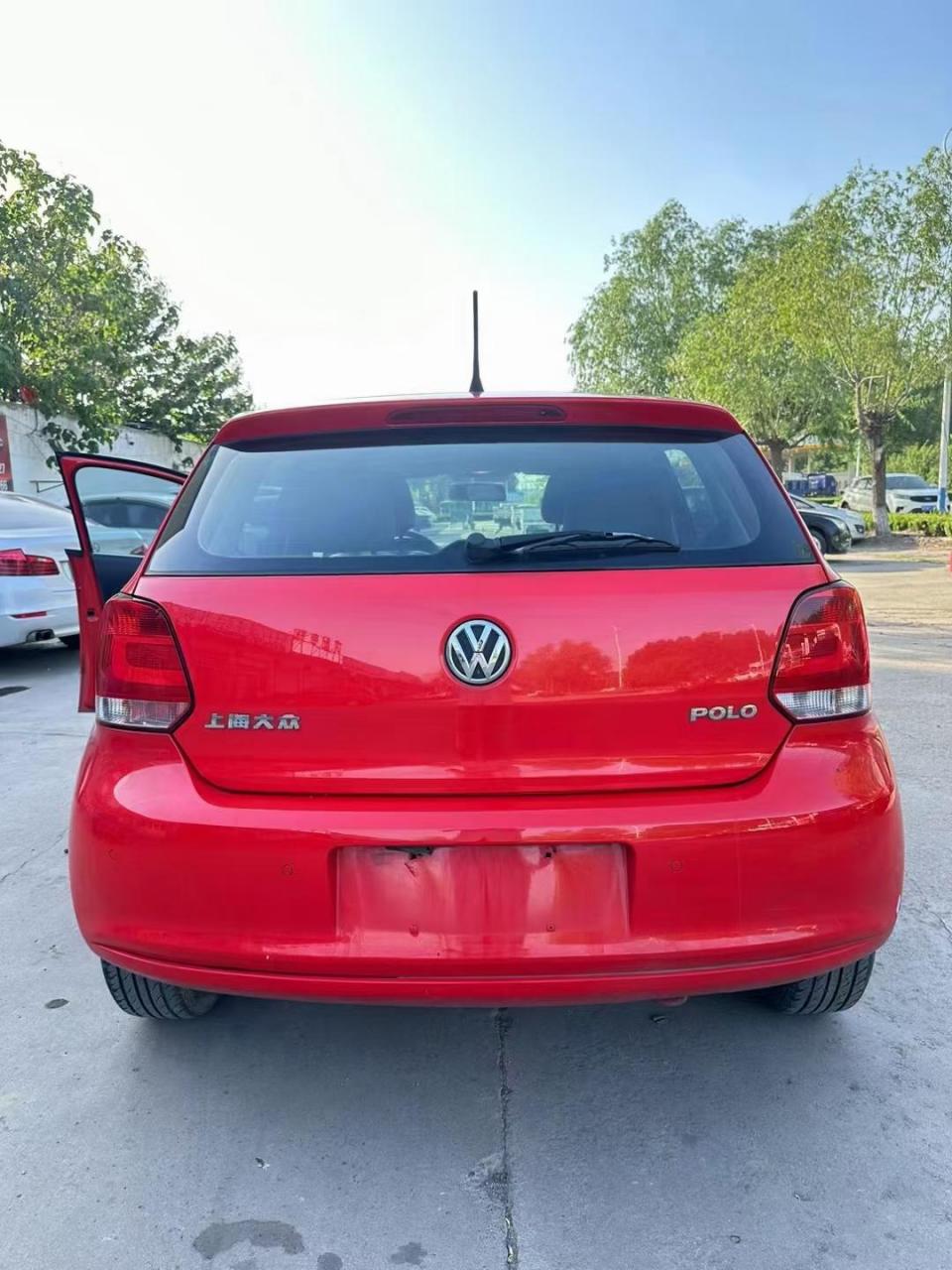 刚刚到家,12年小菠萝自动挡  原版车况  实表九万多公里,审保齐全