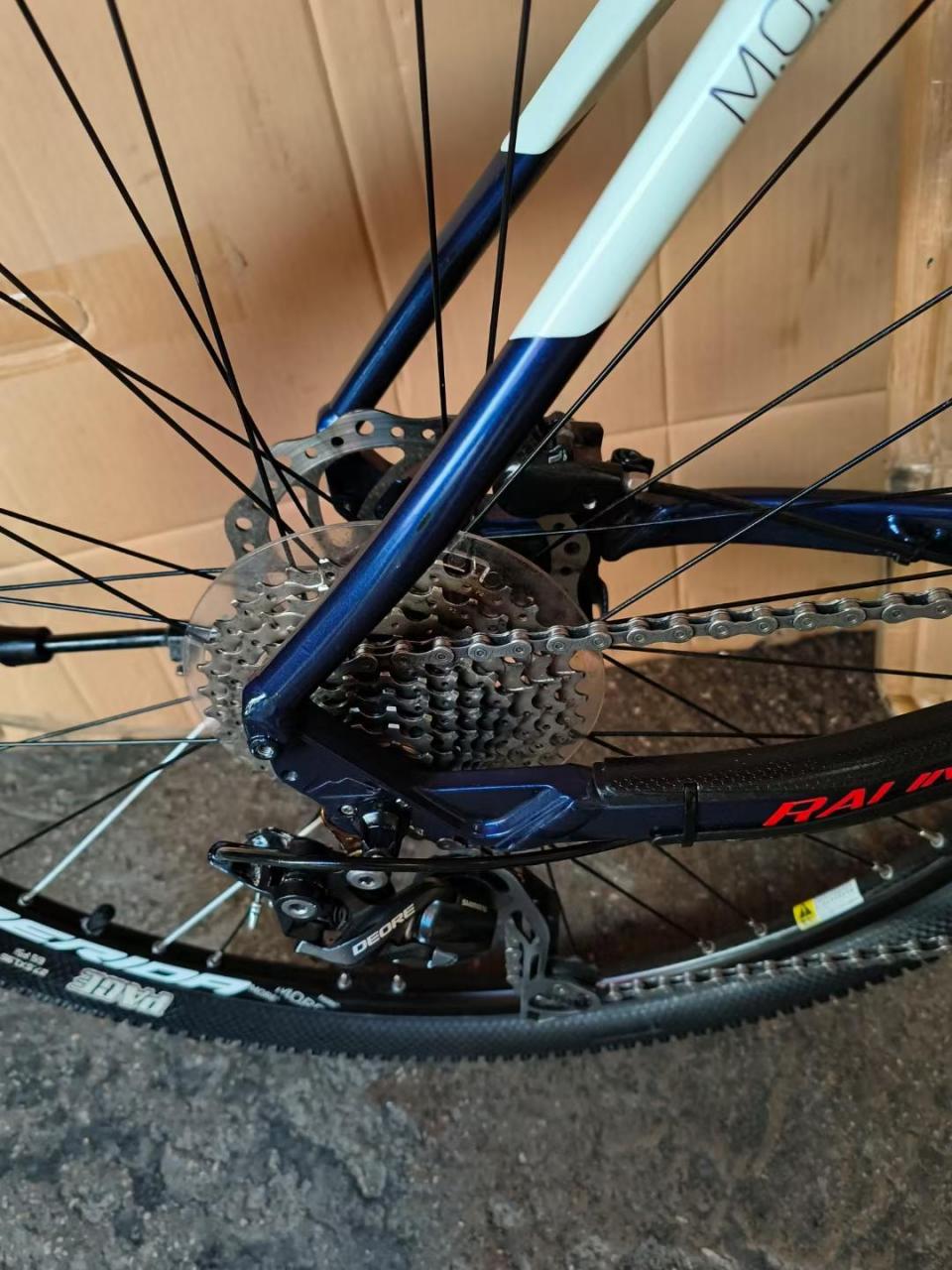 美利达战神730,前后双油碟30速,气庒前叉带线空锁死,车架19寸,成色很