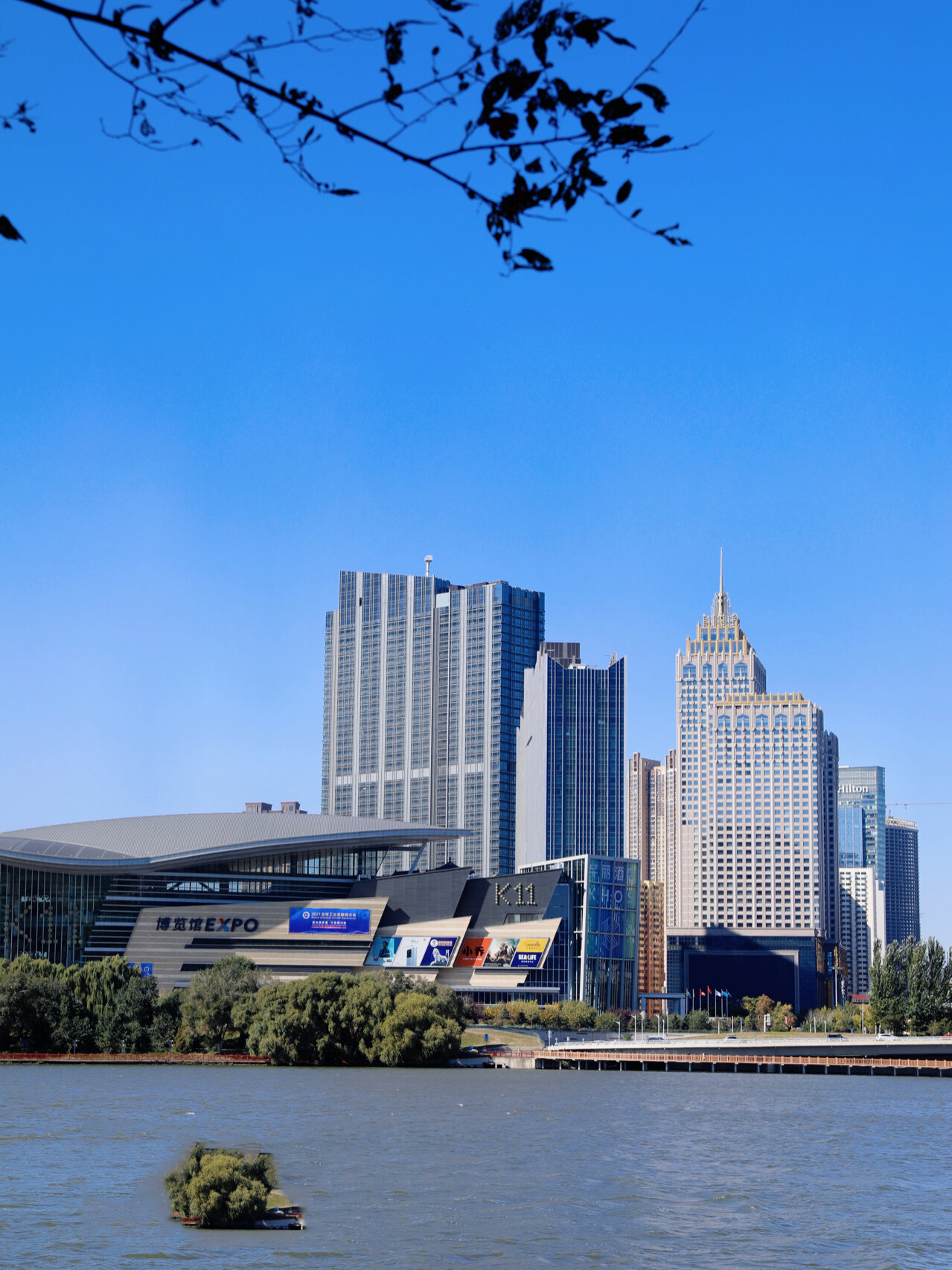 沈阳浑河两岸城市风光 我的性格是温和的,所以我感受到的美是静谧的