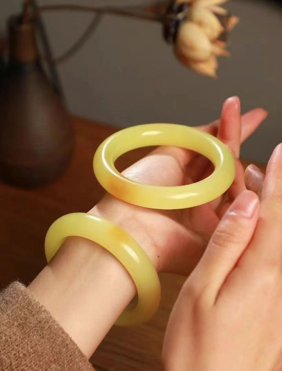 和田玉若羌黄口料带糖手镯58口径!