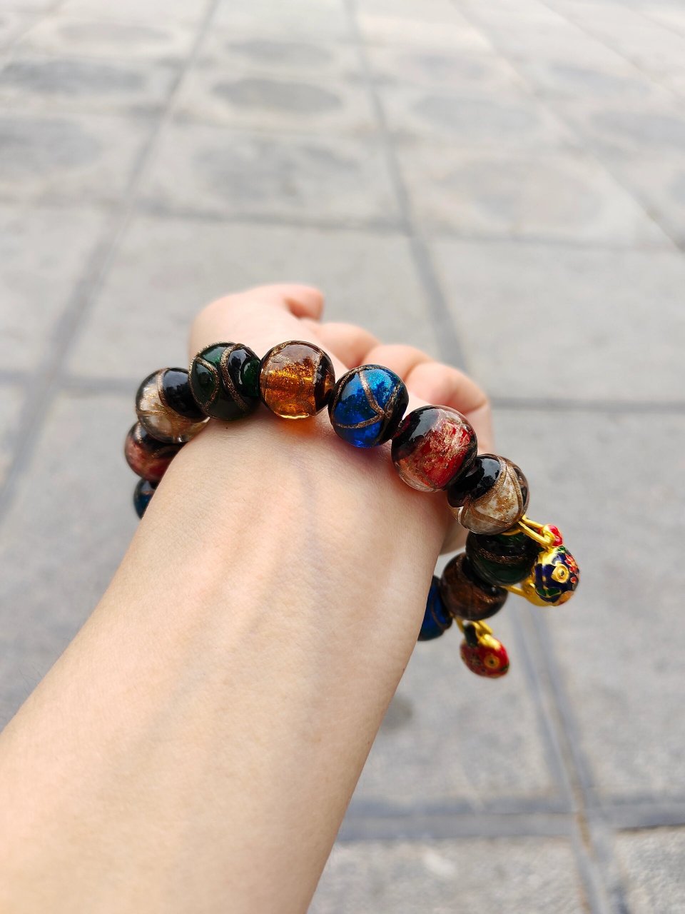 大相国寺香灰琉璃手串 去开封溜达了两天,去大相国寺请了香灰琉璃手串