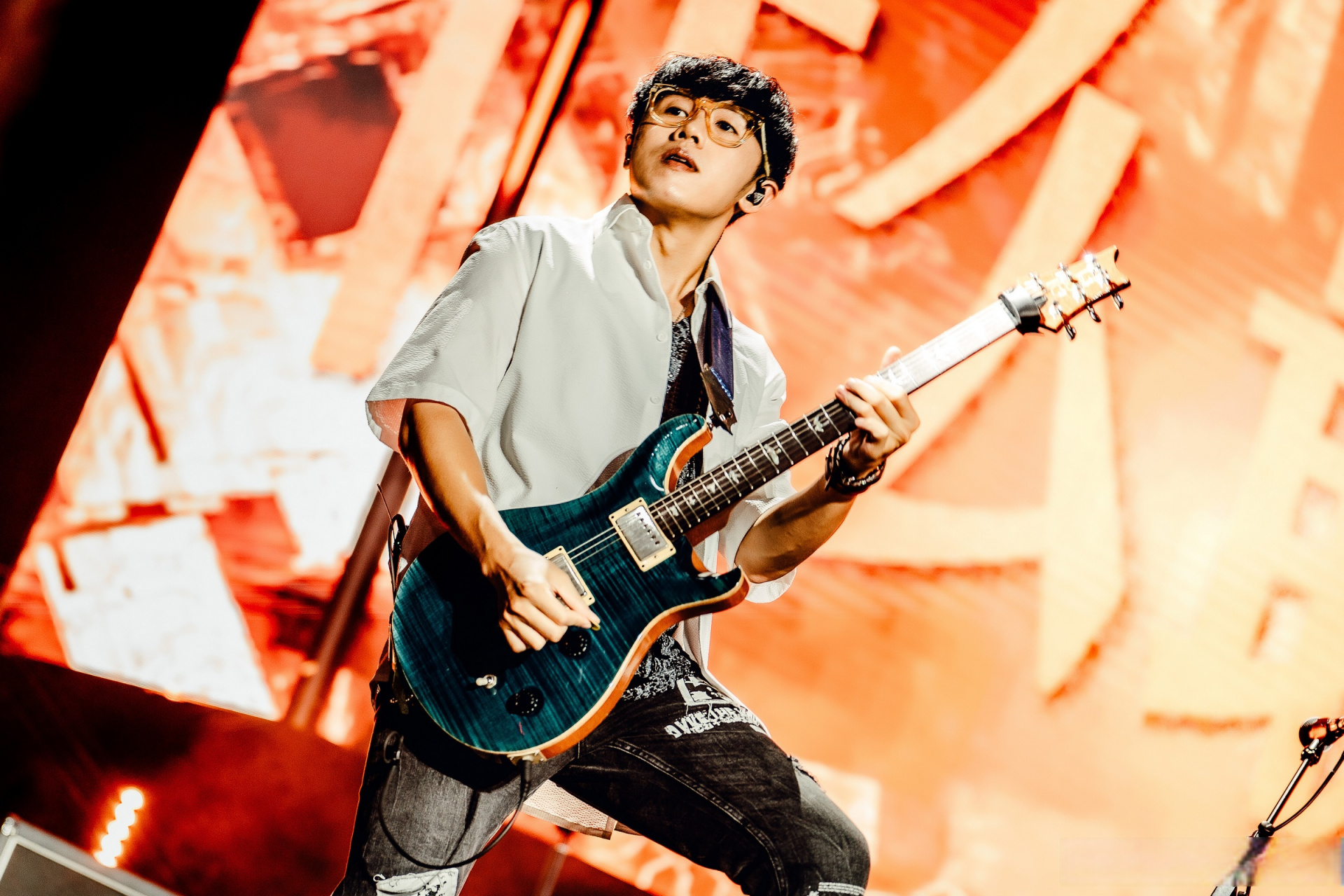 八三夭##音乐生活季#  謝謝熱力四射的xihu rock音樂節 台下燃起的