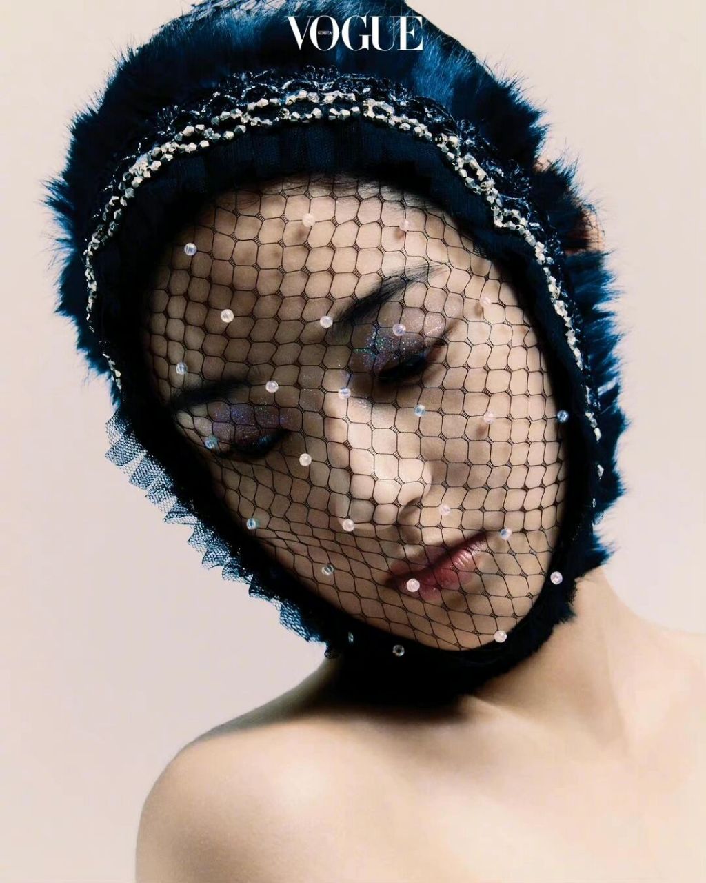 vogue korea october 2022 9215 珠光美妆片