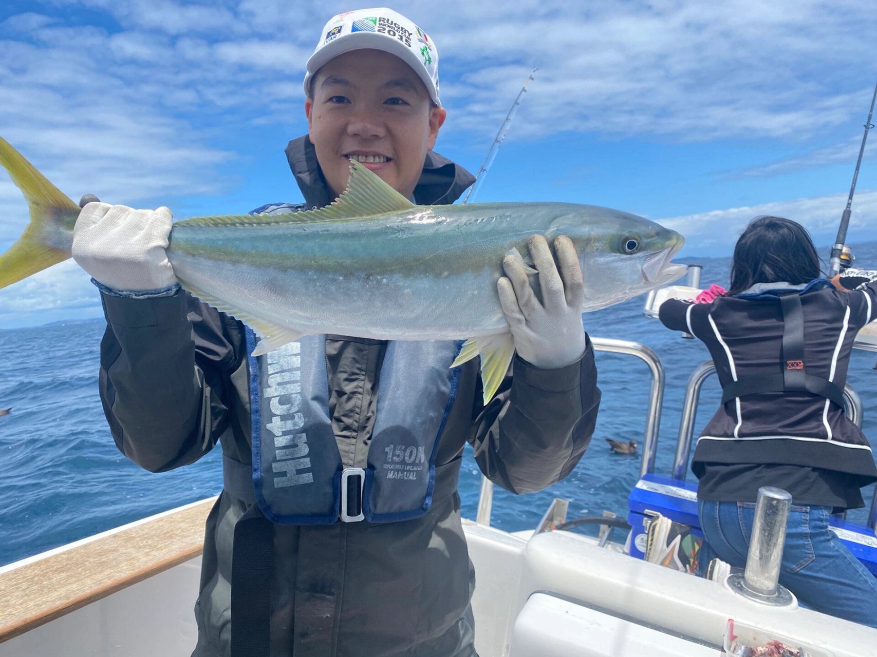 皇帝鱼(king fish )时间 1月14号周六,略有风浪,中速航行至外海钓点