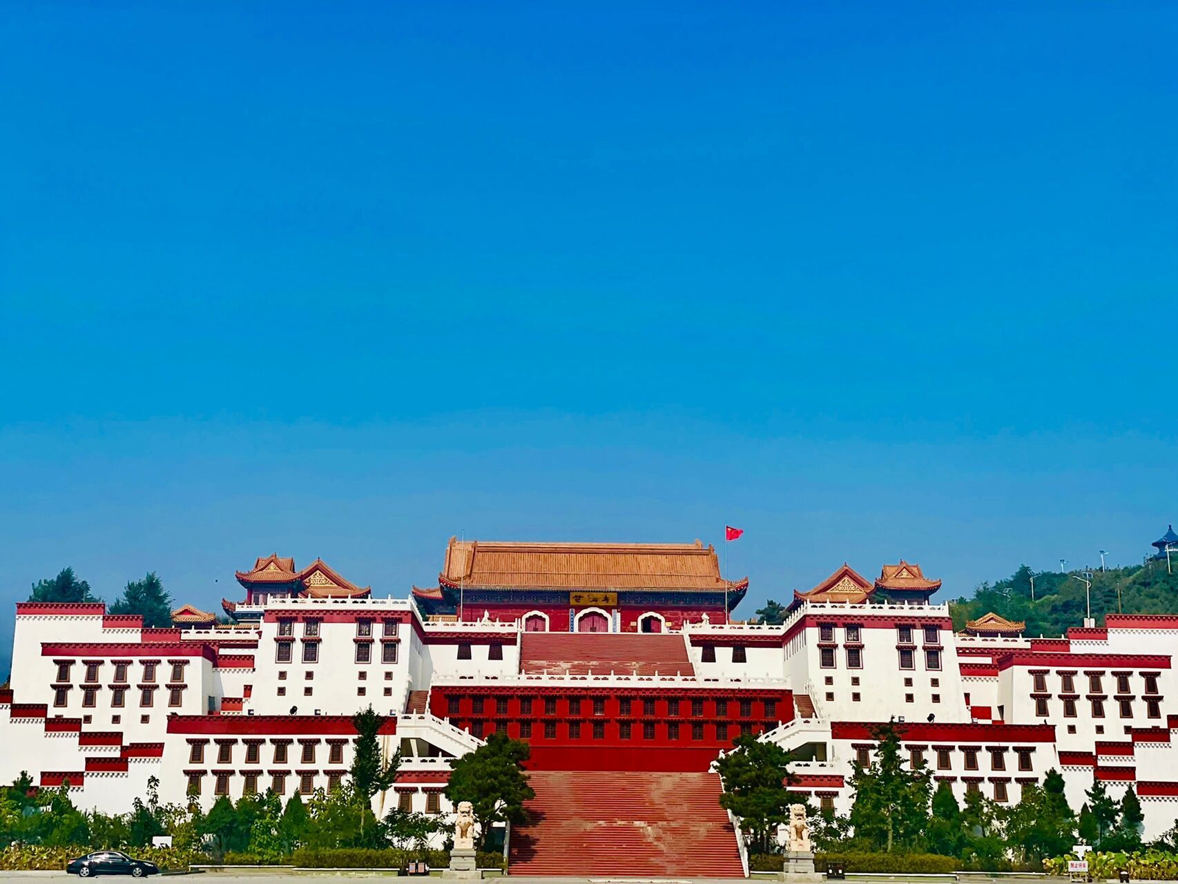 传说中锦州市的小布达拉宫广场 家人们,又发现一假期好去处～mini版的