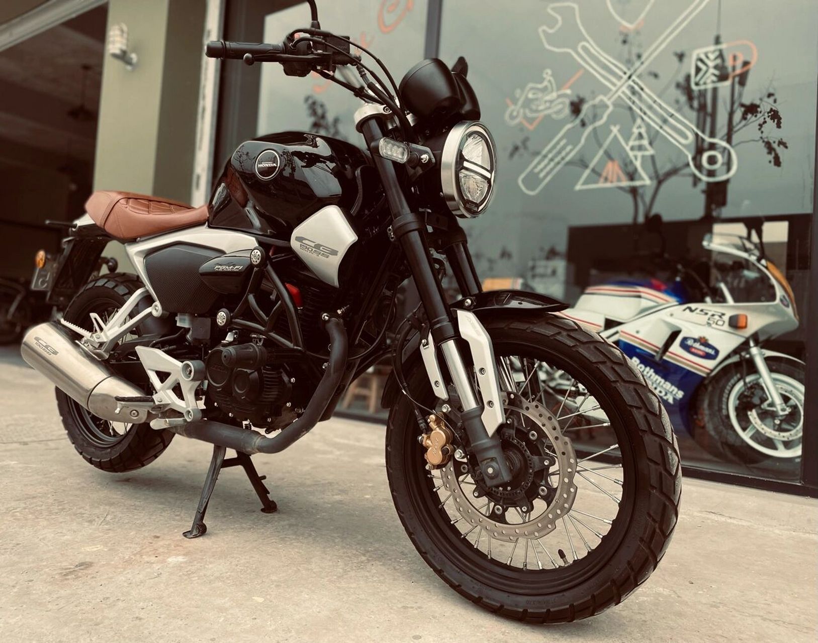 入门复古/女骑力推—本田cb190ss 品牌:五本cb190ss(鸷道) 配置:单缸