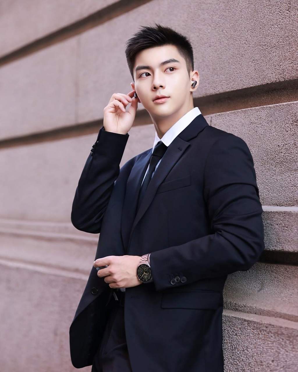 华为 huawei 选的男模特,真正的中国模特脸蛋,好看.