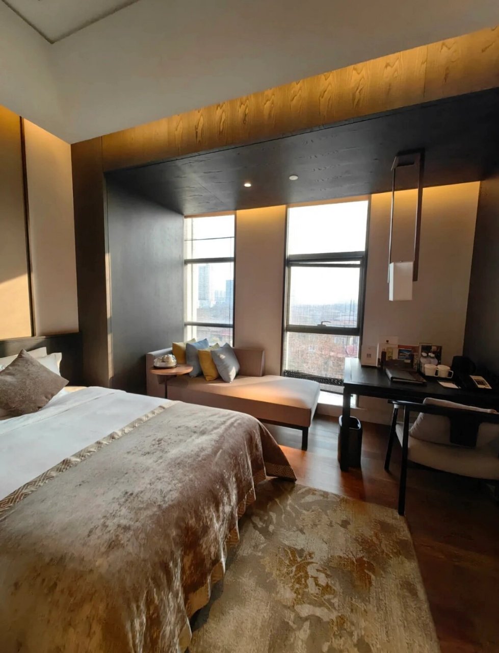 高端大气上档次的酒店住宿 ,服务设施最棒的位于洛龙区,属于洛阳新