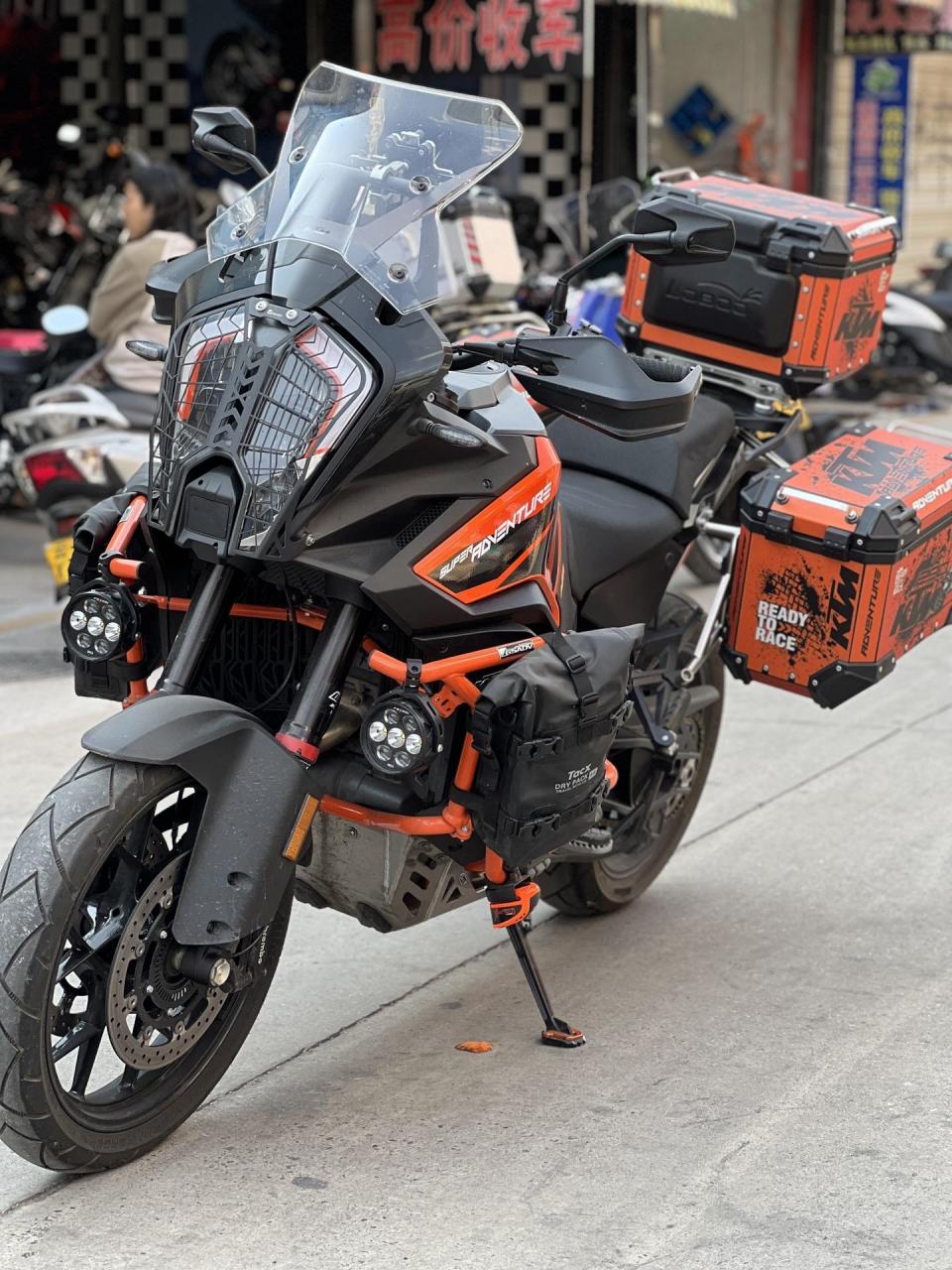 23年上牌ktm1290大野驴 无倒无摔 原车一首户 两千多公里准新车 改装