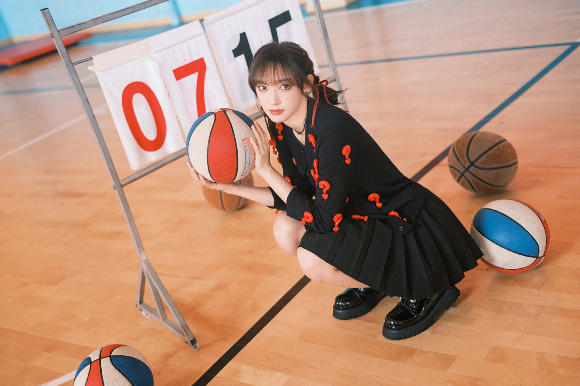 程潇可爱小黑裙甜美组图