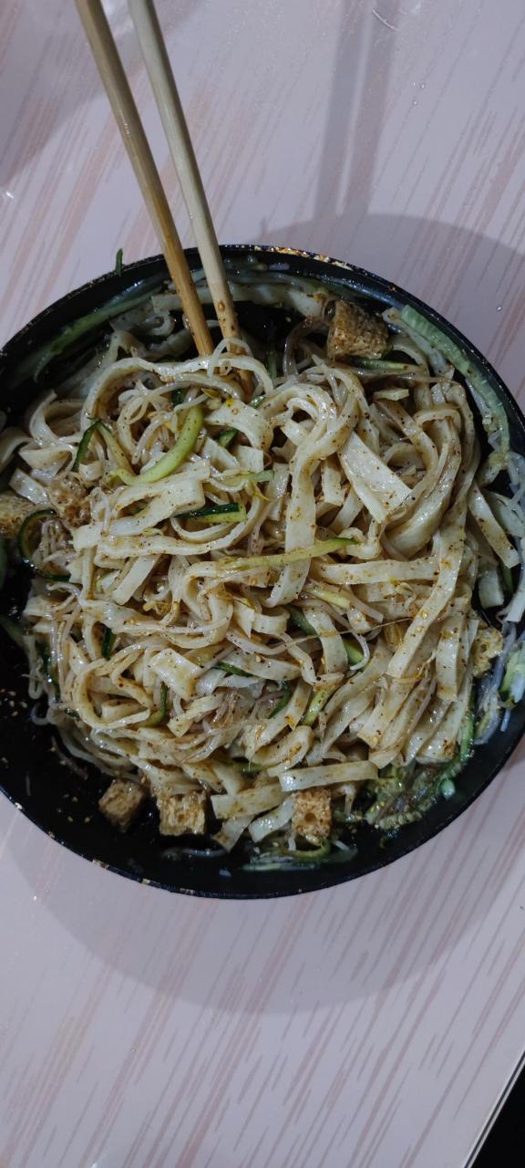 大声安利本地美食 泗洪 面皮 宿迁 宿迁头条 泗洪面皮,想当年读书时没