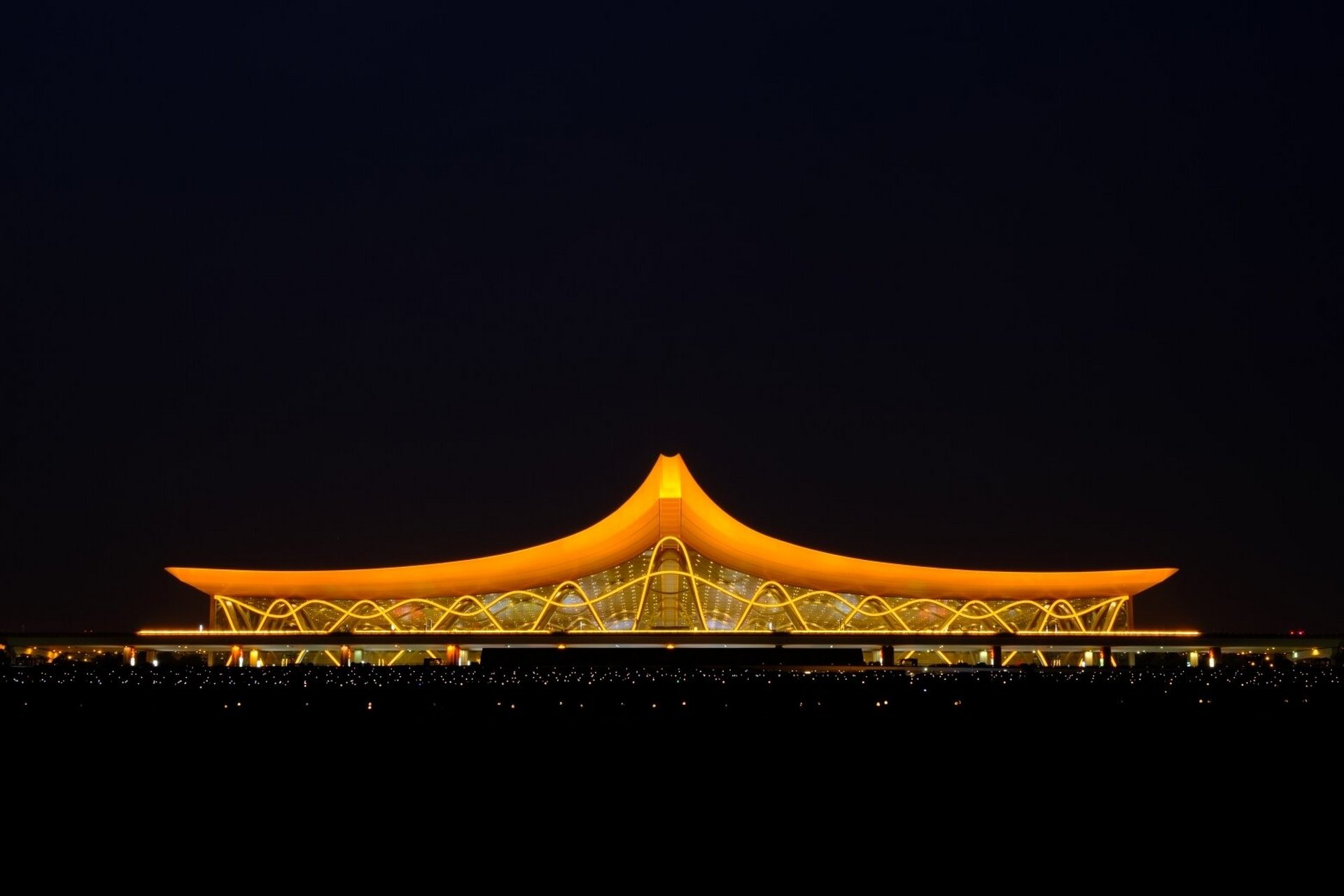 镜头下的长水机场 昆明长水国际机场坐落于云南省昆明市官渡区,距离