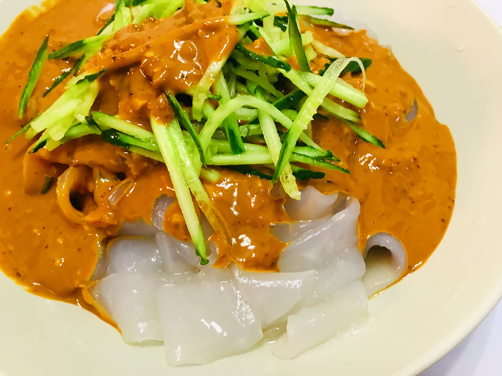 3步就能完成超美味夏日凉拌菜,麻酱大拉皮 夏天必不可少的就是吃大拉