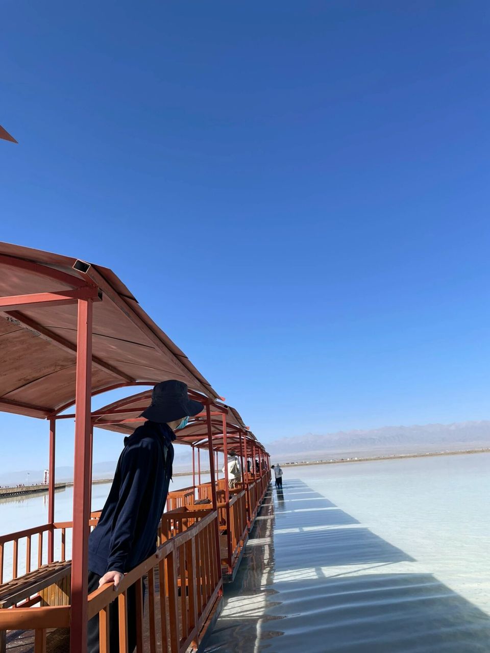 茶卡盐湖攻略门票介绍 从青海湖黑马河镇包车过去,车程1个小时 景区