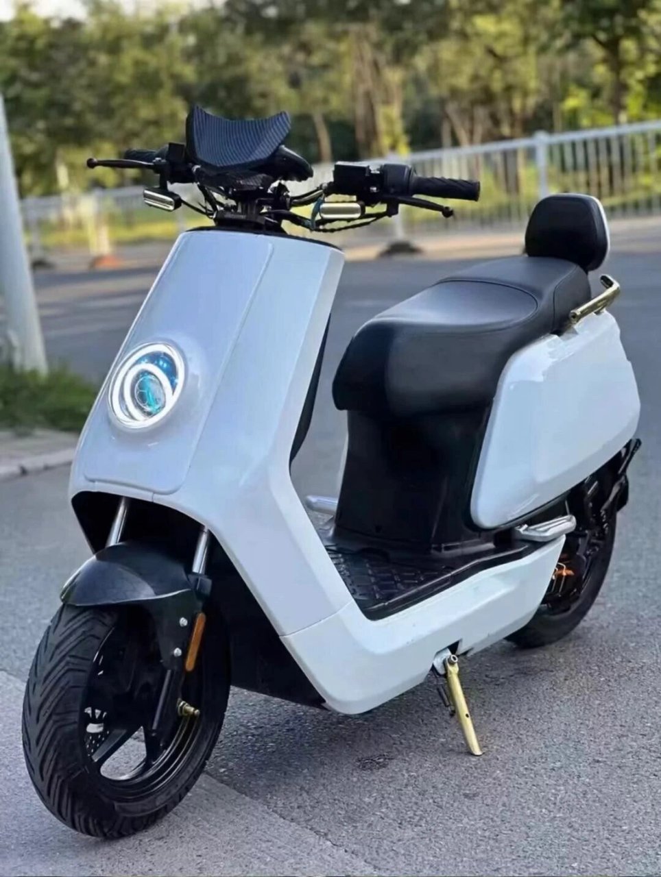 小牛电动21年小牛nqi 小牛电动21年小牛nqi 远驱240 6026锂电 1200瓦