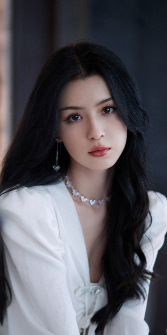 哈妮克孜白色温柔壁纸写真