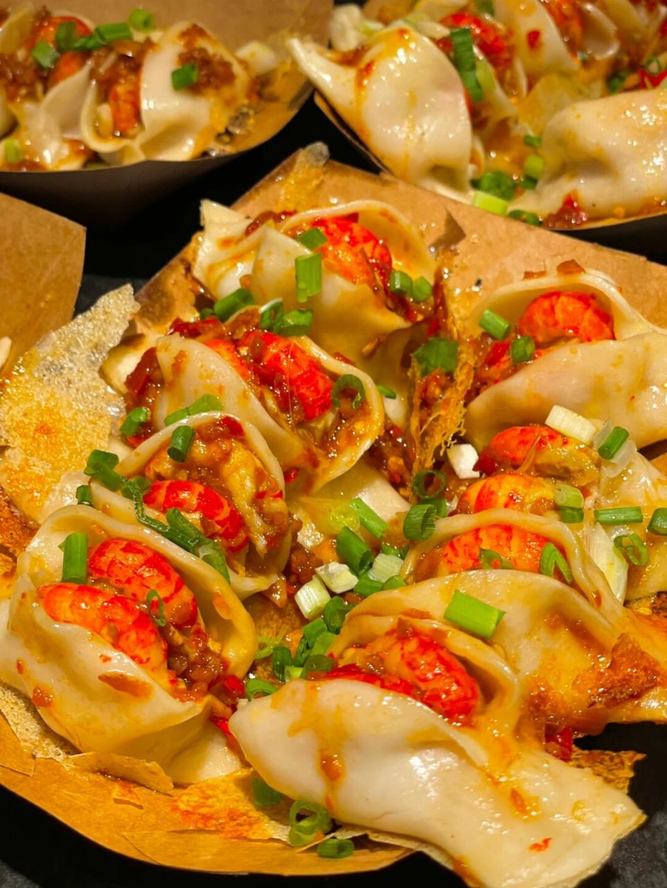 青岛也有脆皮开口龙虾饺了 这玩意香香辣辣,真的太好吃了 !