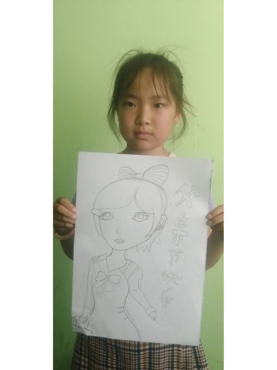 9—10岁小学生画的动漫人物  它超喜欢画美少女 ,一个小时画成的,一年