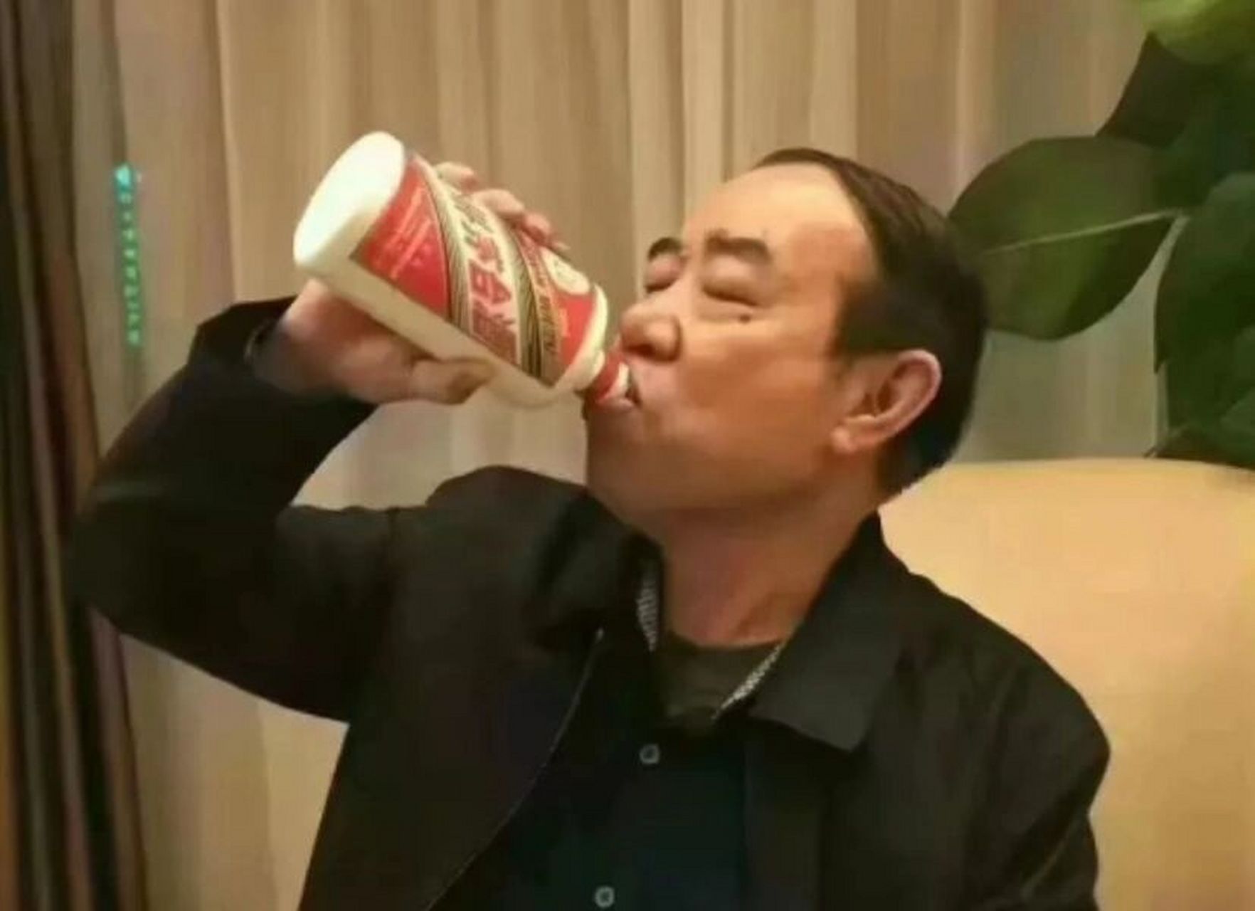 贾平凹:混的差的男人关心政治,经济不好饭馆 贾平凹