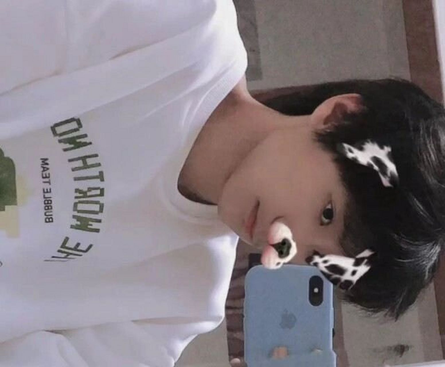 uu们能不能帮我看看这是不是网图 网恋对象发给我的,越看越有点不对劲