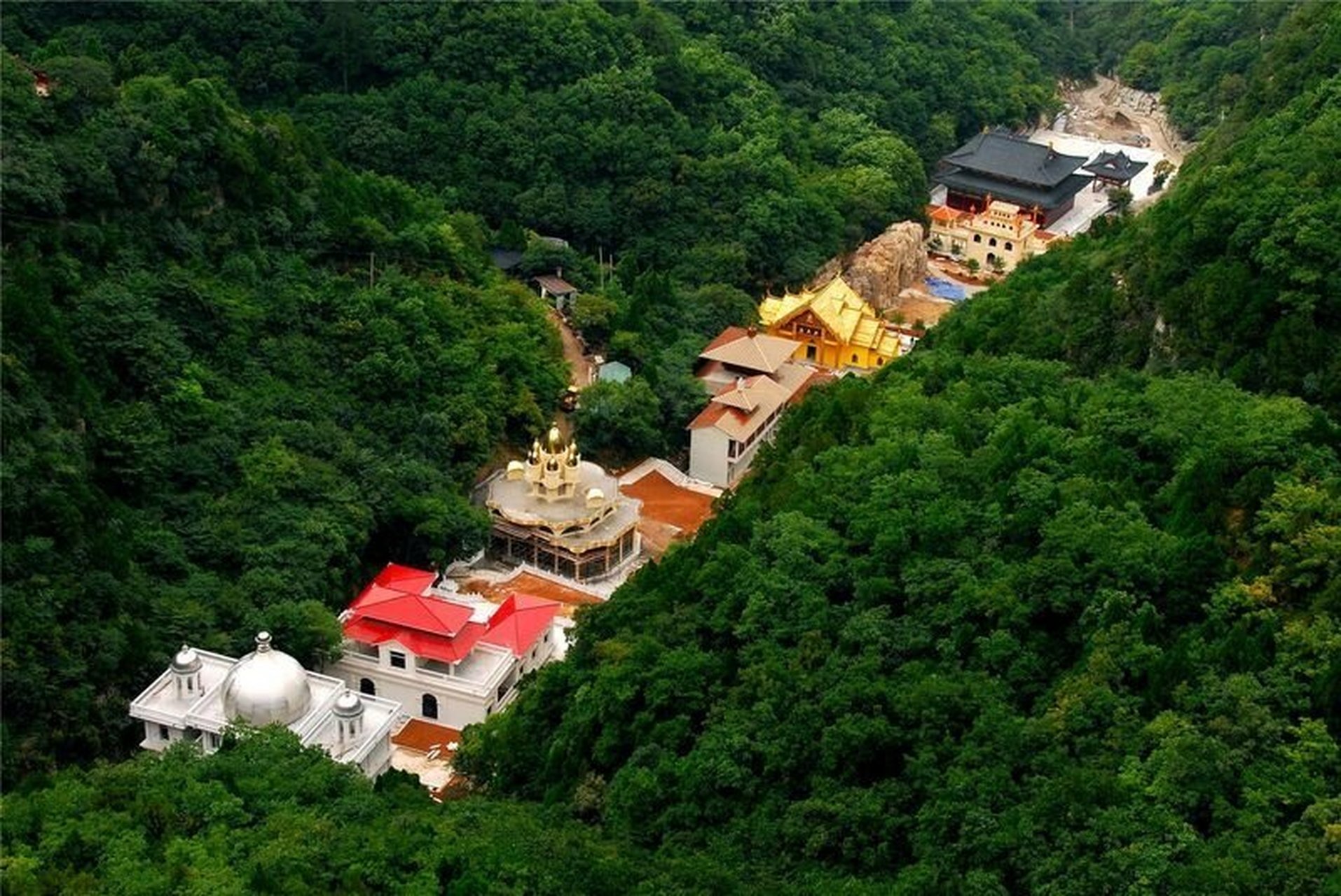 欢迎来到我的家乡最美风景区 仙堂山在山西省长治市襄垣县城北25公里