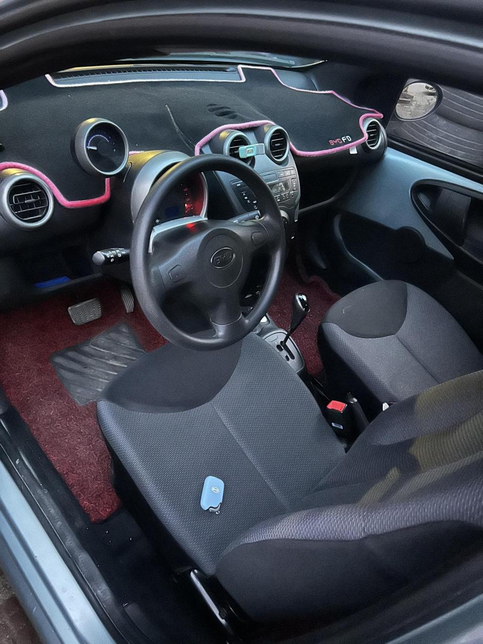 2013年,自动挡比亚迪f0,老师一手代步车2万公里实表,双保险到9月份,无