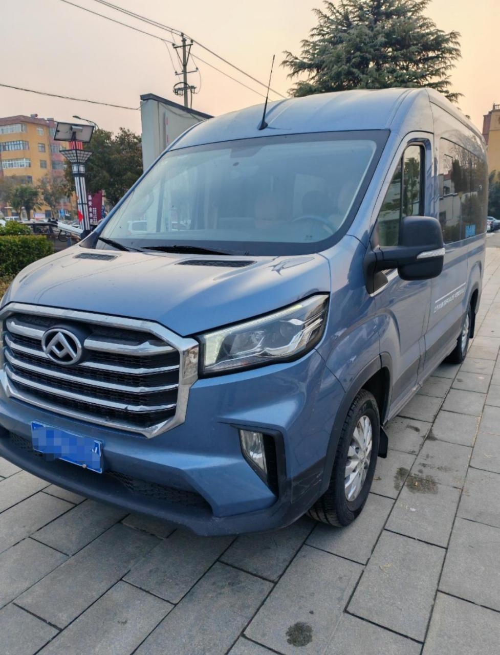 23年1月上牌,安全行驶一万多公里 九座大通v90 自动智达版试驾退役