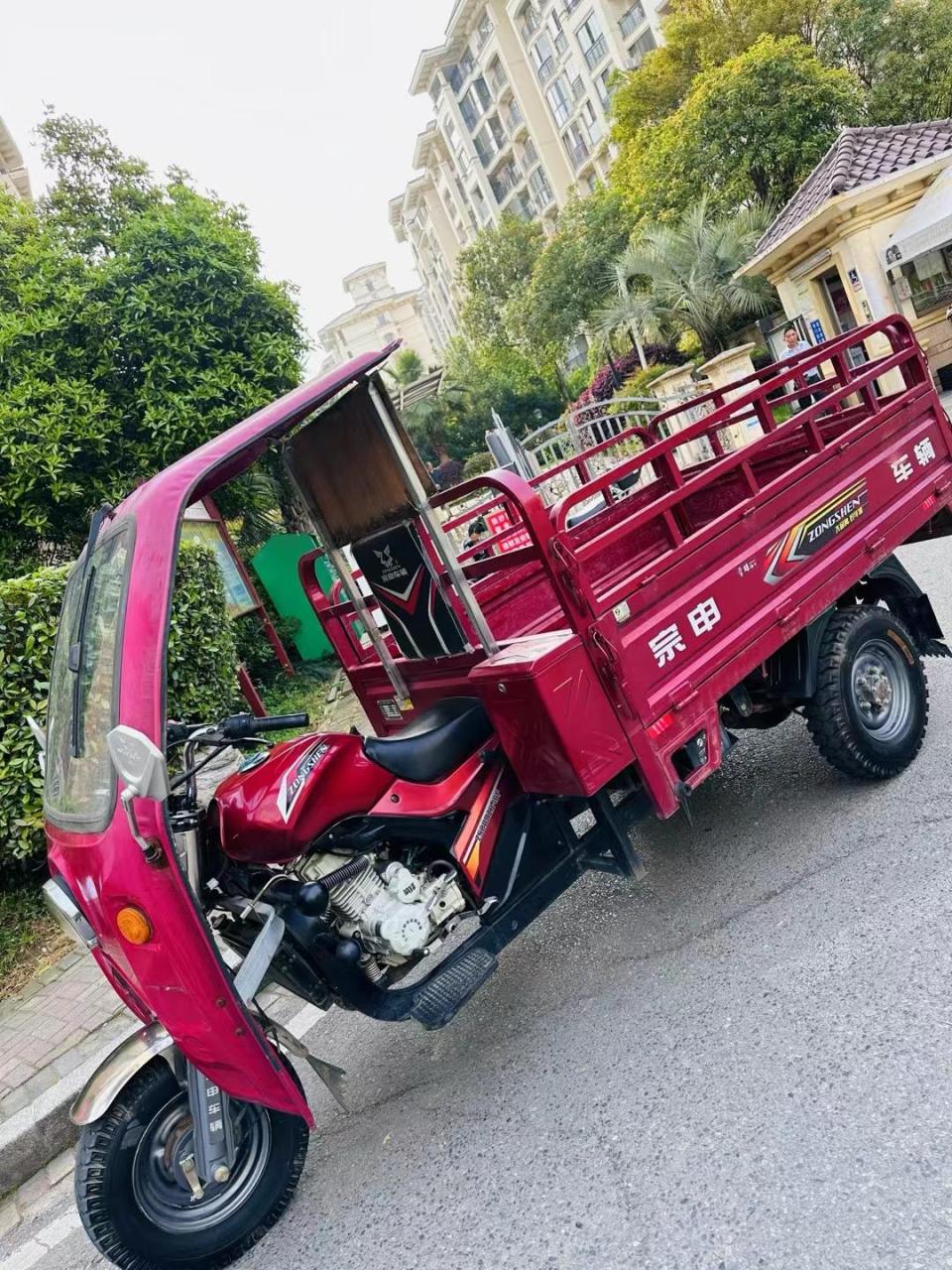 宗申200三轮摩托车,9新以上国四电喷水冷原装到出厂螺丝记号如图,货箱