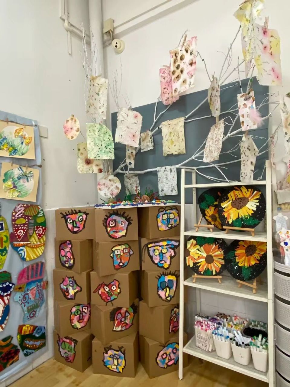 纸的世界幼儿园美术作品