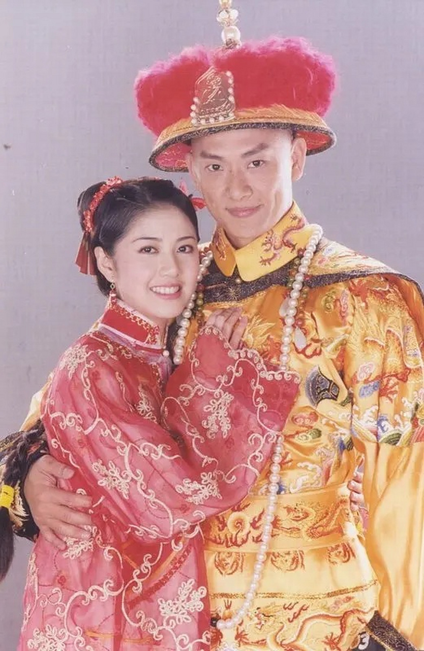 2001年电视剧《玉指环》剧照.