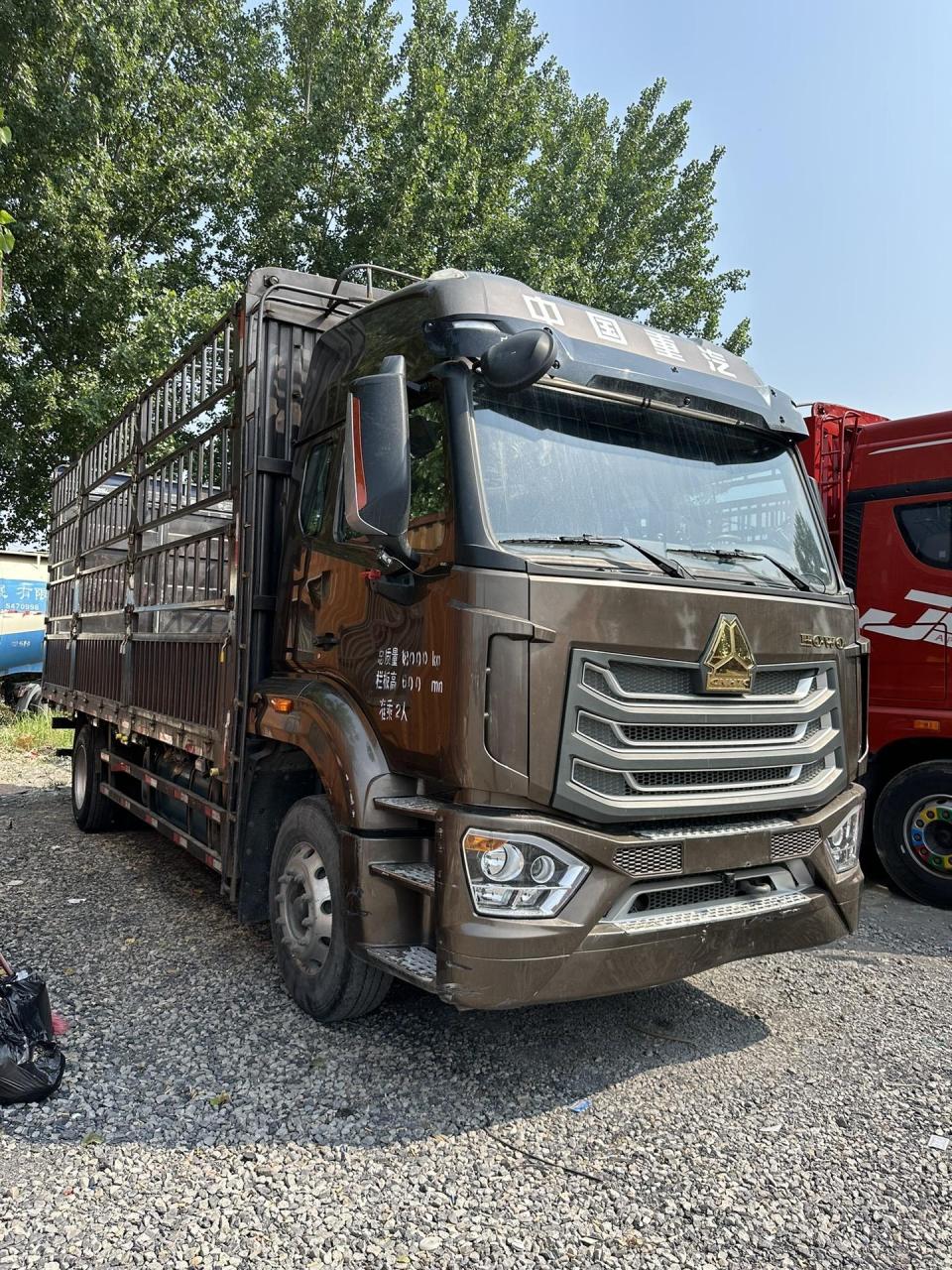 8米高栏载货车,国六b排放,德国曼270马力发动机,重汽变速箱,整车原版