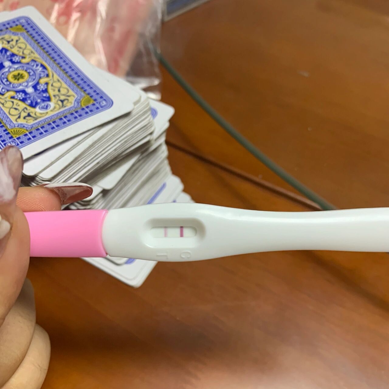 验孕棒一深一浅是什么情况?