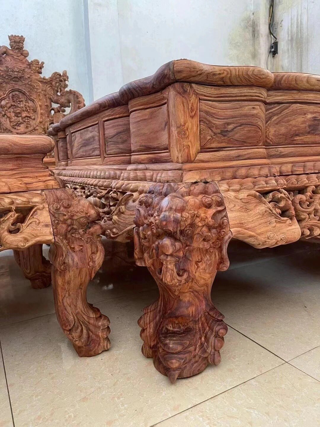 越南黄花梨木盛世宝鼎沙发13件套 这套"盛世宝鼎"沙发,不落俗套,大气