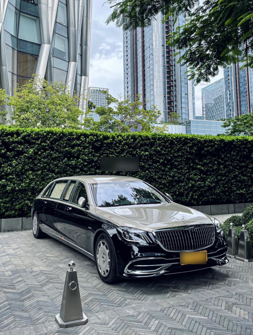 普尔曼s680 v12 加长版,顶级大佬的座驾,劳斯莱斯幻影在它面前也暗淡