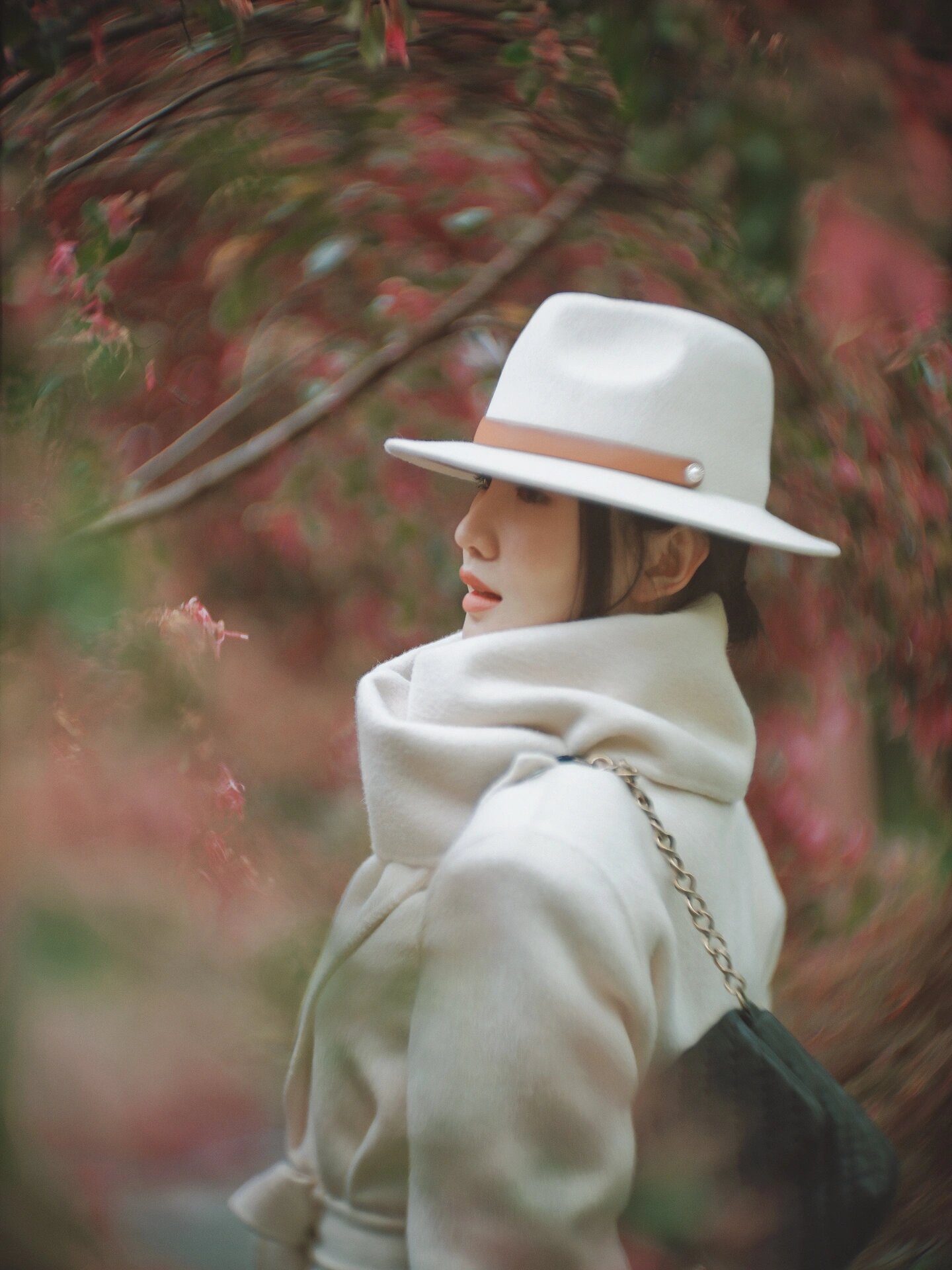 感受一下老电影镜头和普通镜头的区别 91: 	 安琴 type86 125mm f1.