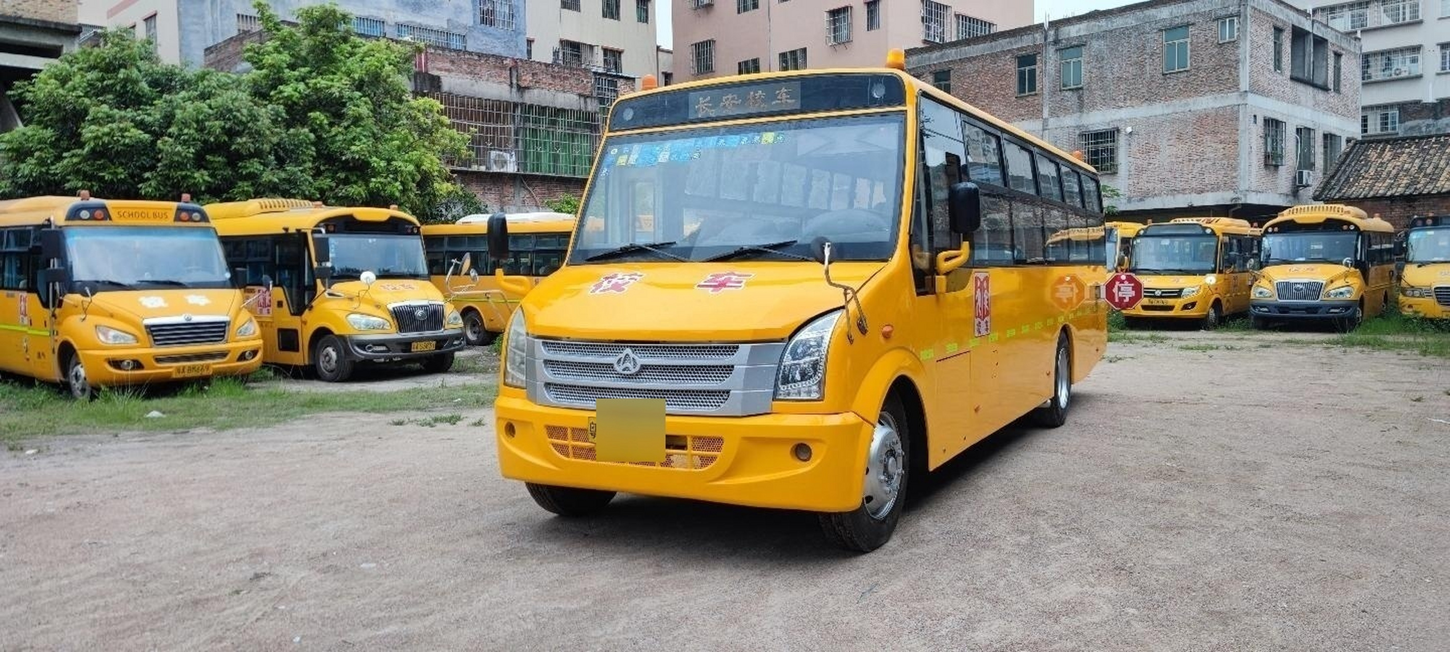 15年长安小学生校车51座 长9.3米 国四排放 柴油版更省油 精品车况