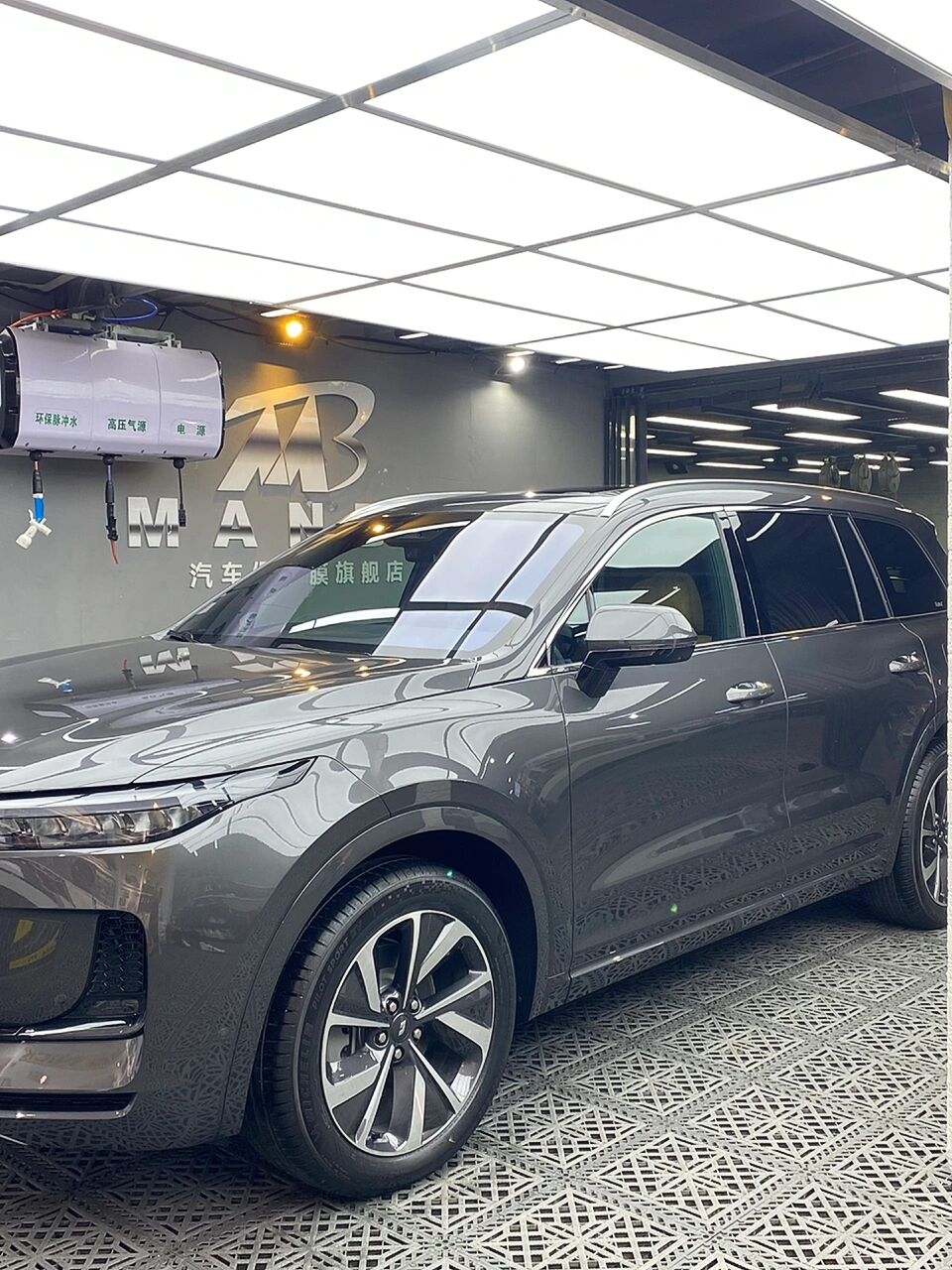 理想one装贴尼克nick 隐形车衣